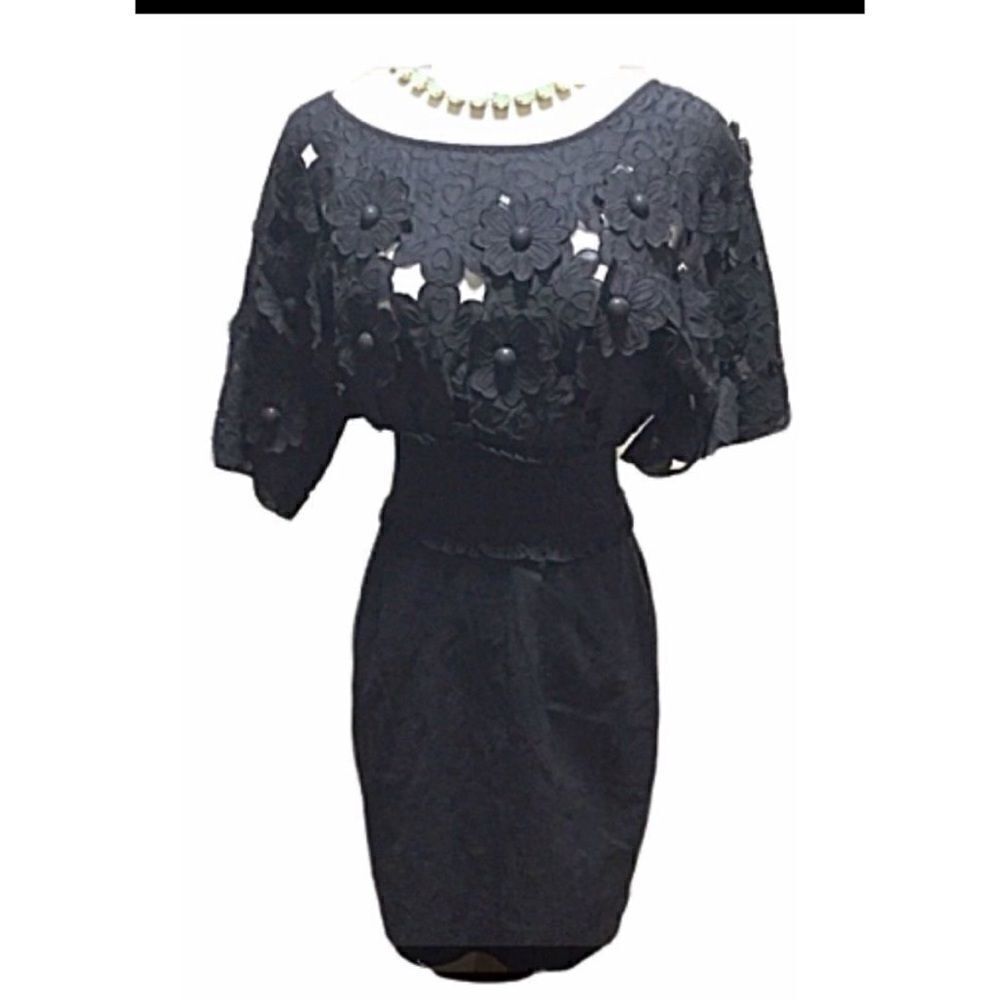 Catherine Malandrino Cut-Out Dress with 3D Flowers and Buttons 2  EUC.